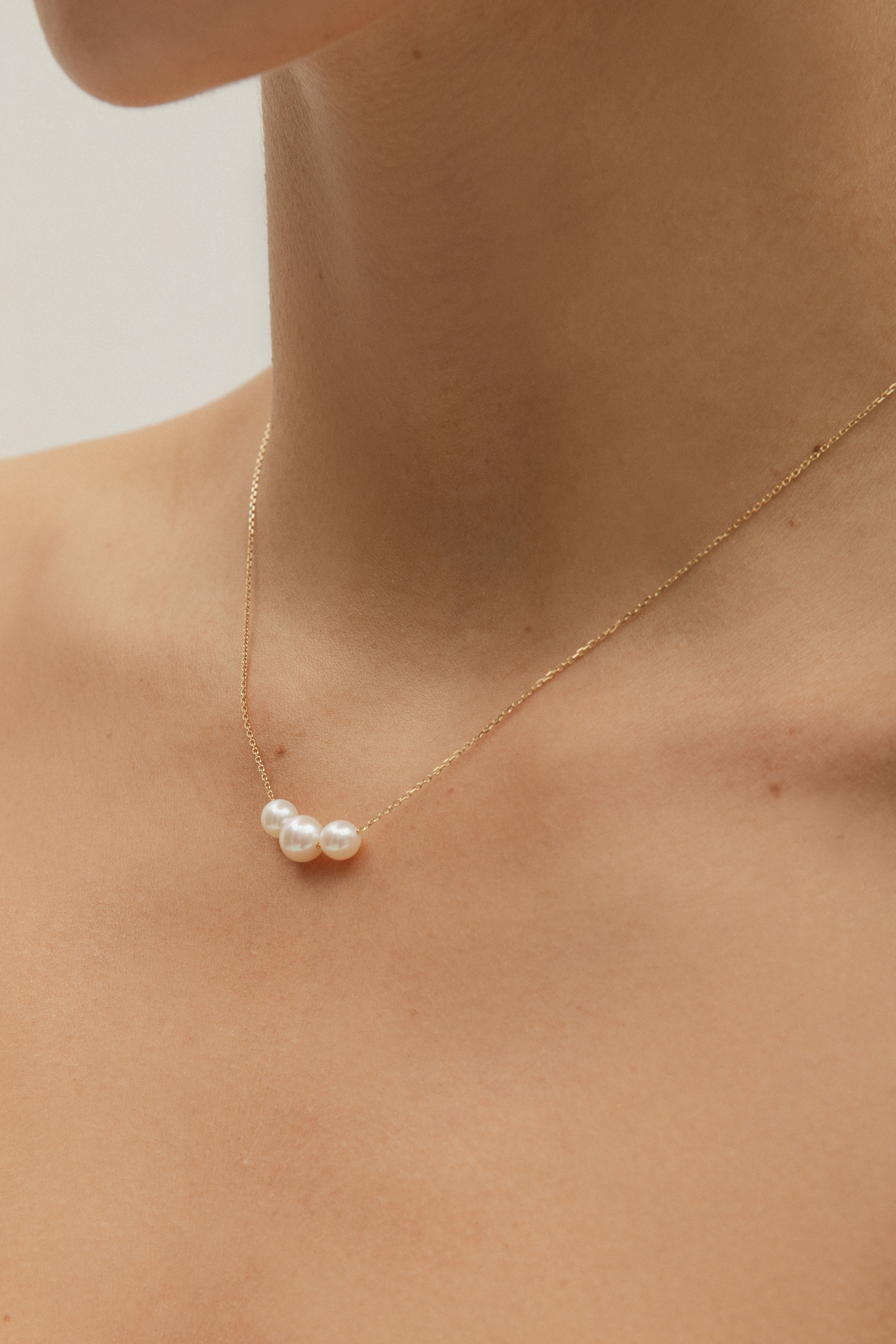 Moon Trinity Necklace Gold